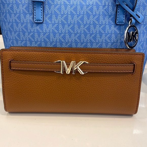 Michael Kors Reed Lg Bifold Pebbled Leather Snap Wallet Card Case 
Luggage 
NWT - Picture 5 of 16